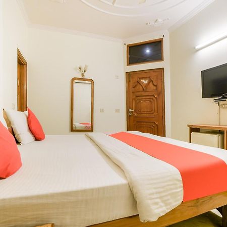 Super Hotel O Blue Sapphire Delhi Нью-Дели Экстерьер фото