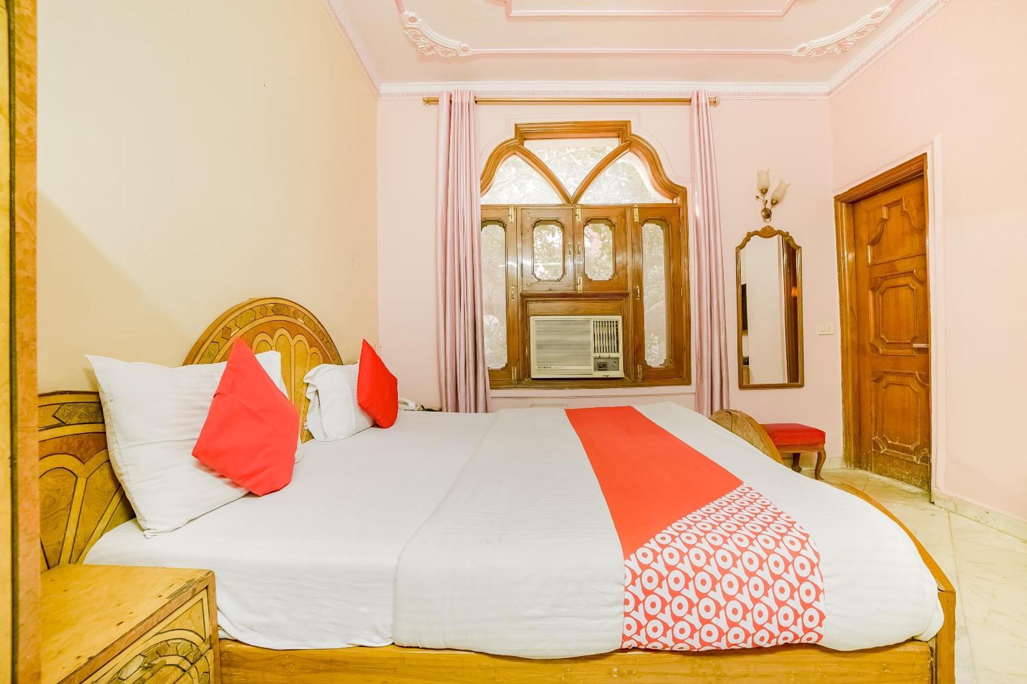 Super Hotel O Blue Sapphire Delhi Нью-Дели Экстерьер фото