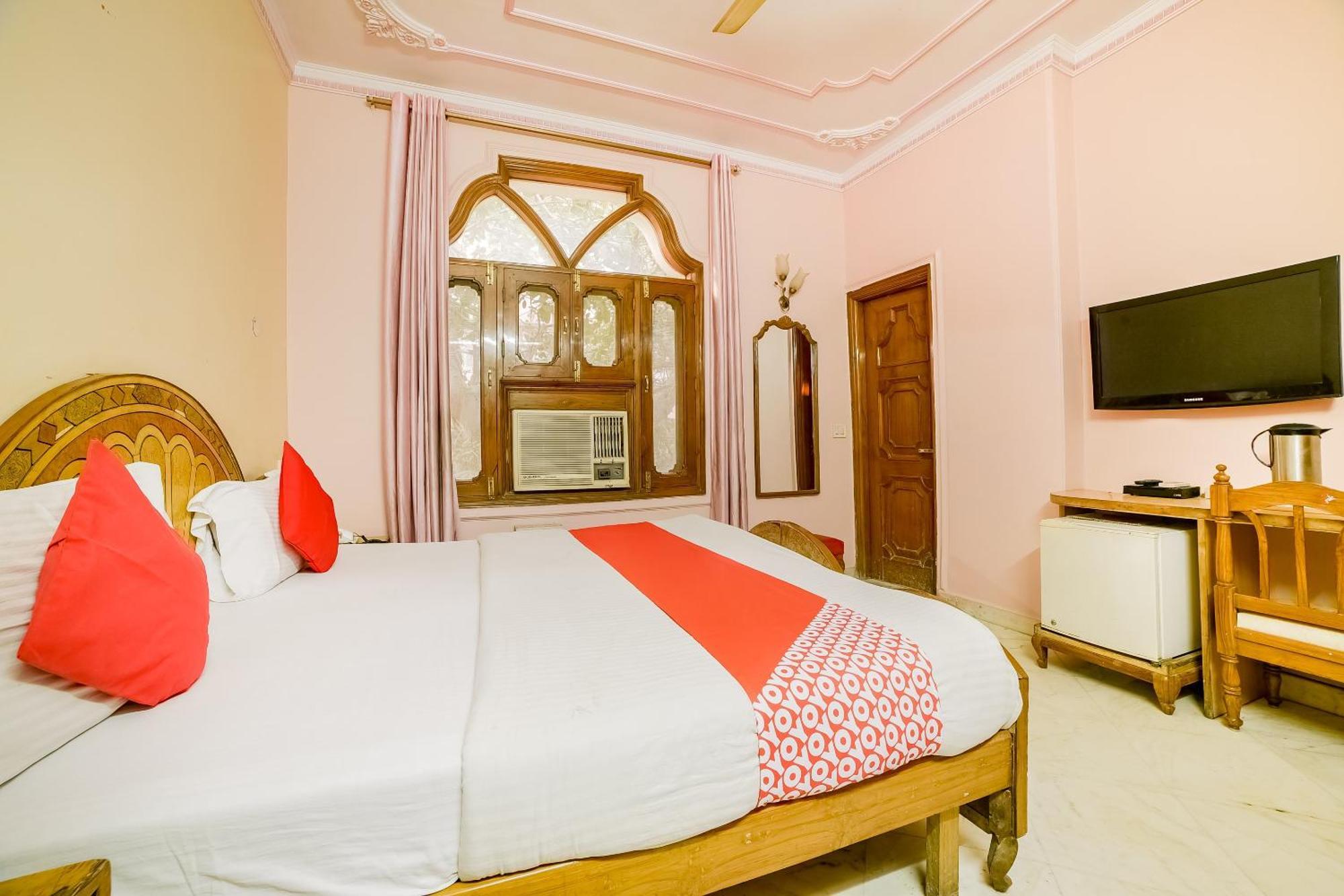 Super Hotel O Blue Sapphire Delhi Нью-Дели Экстерьер фото
