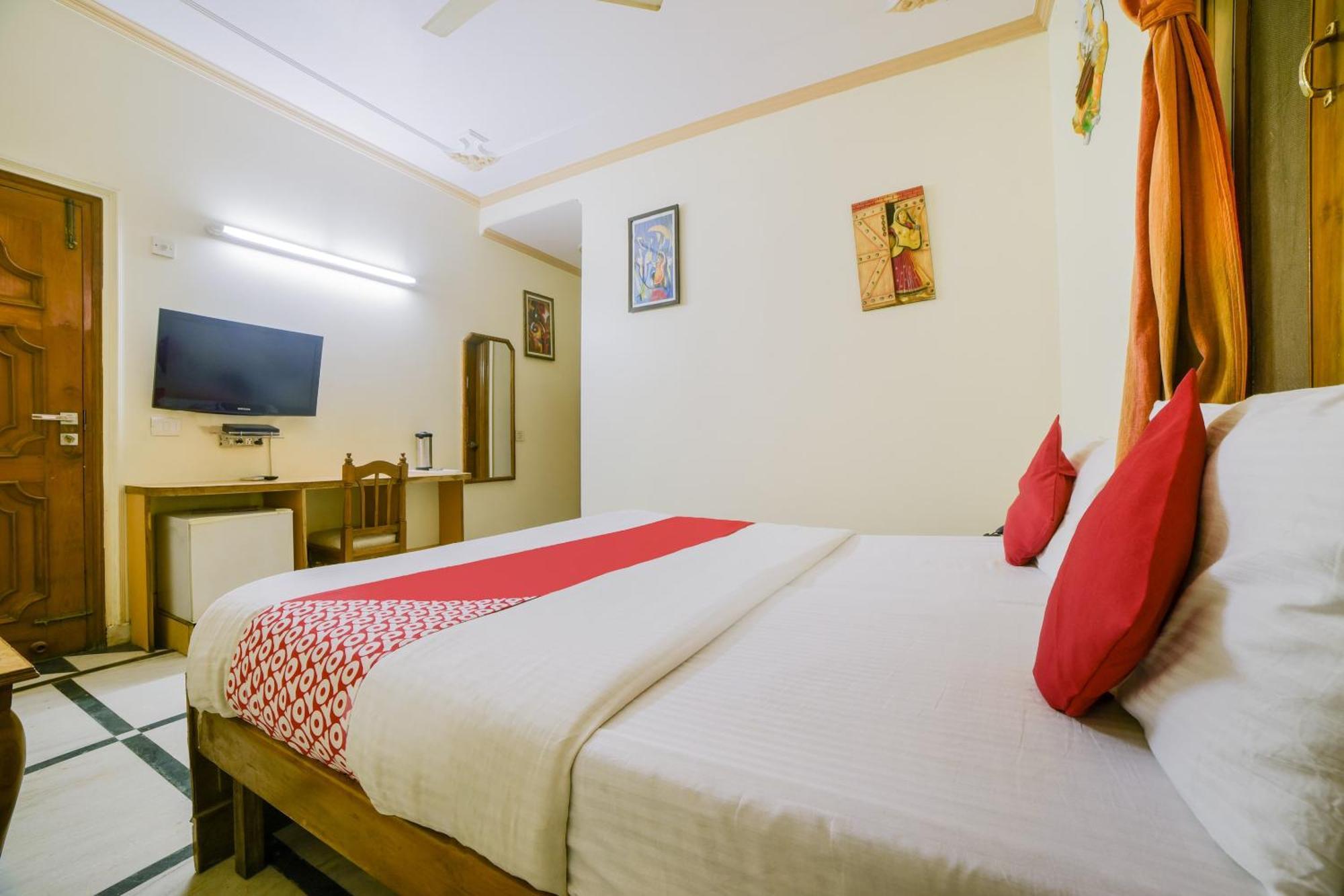 Super Hotel O Blue Sapphire Delhi Нью-Дели Экстерьер фото