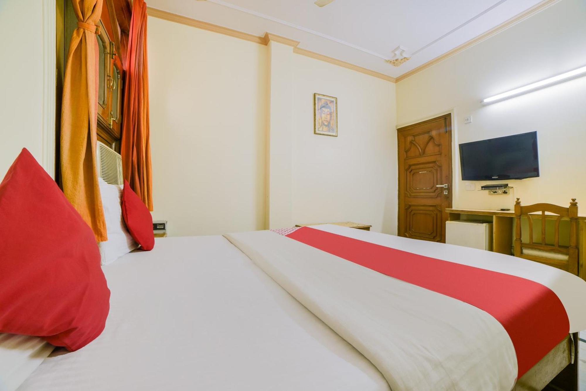 Super Hotel O Blue Sapphire Delhi Нью-Дели Экстерьер фото