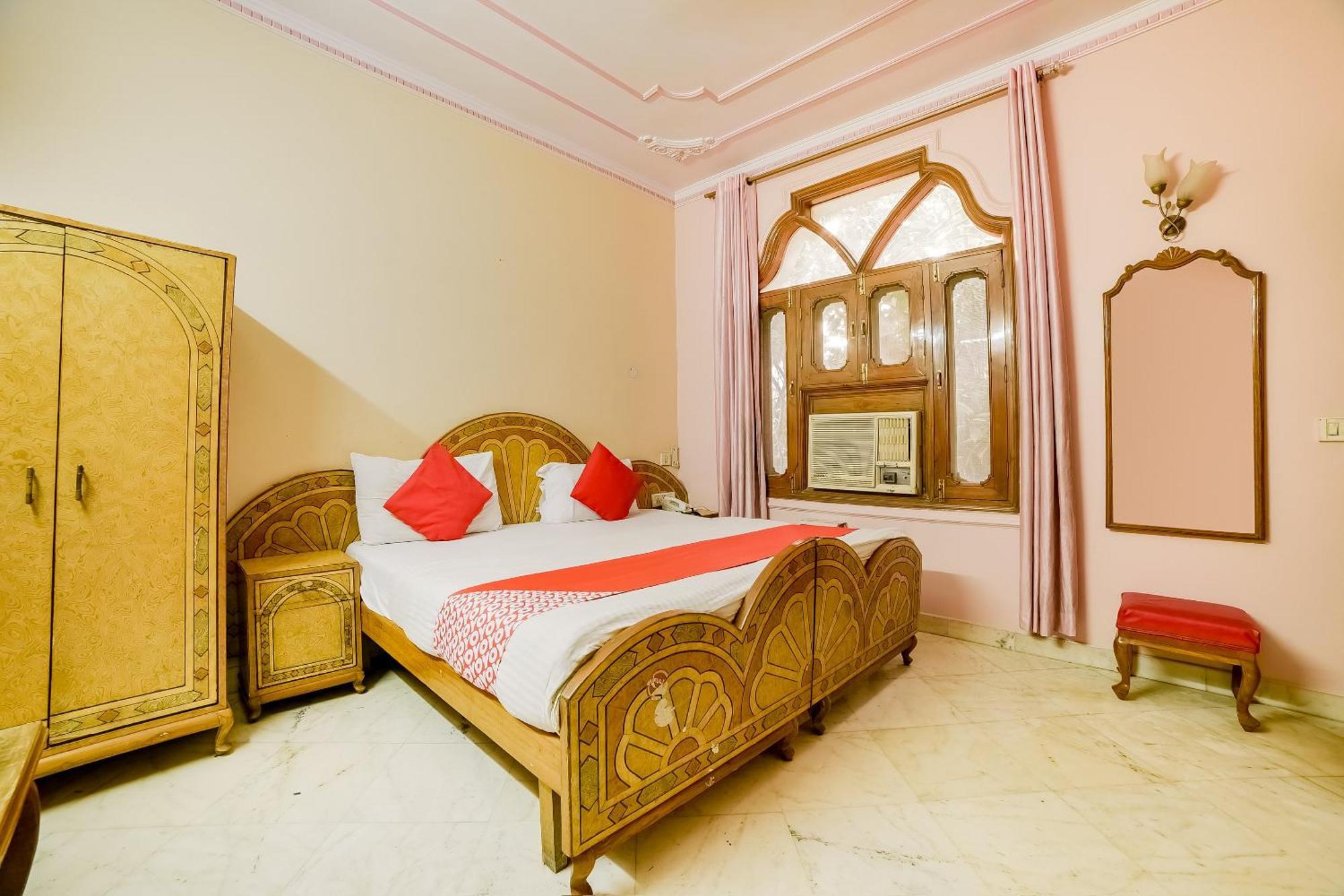 Super Hotel O Blue Sapphire Delhi Нью-Дели Экстерьер фото