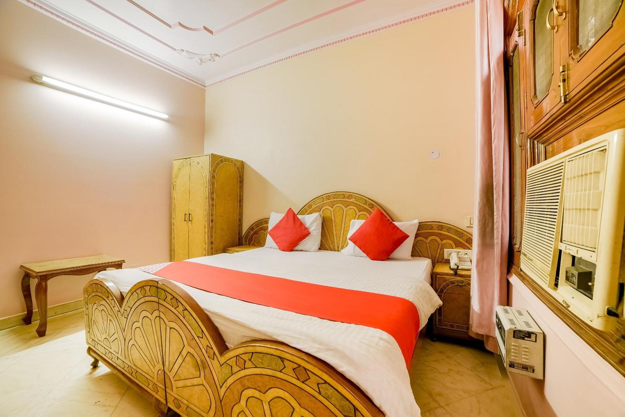 Super Hotel O Blue Sapphire Delhi Нью-Дели Экстерьер фото