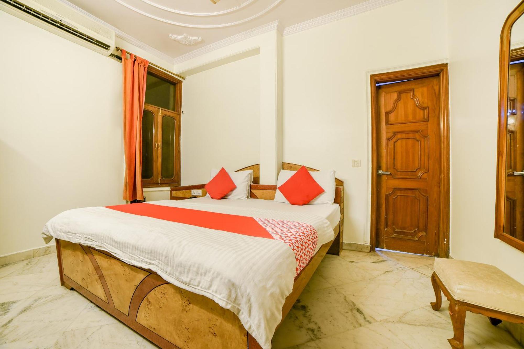 Super Hotel O Blue Sapphire Delhi Нью-Дели Экстерьер фото