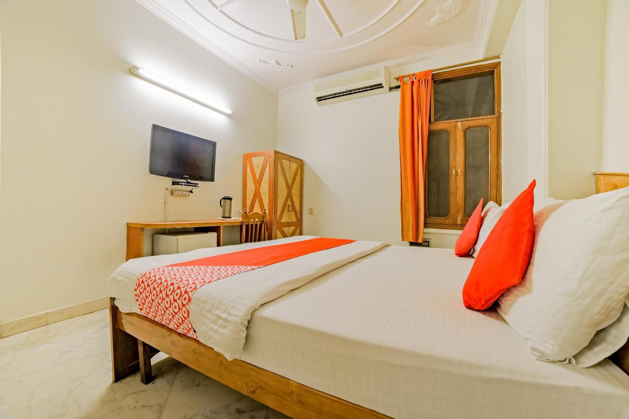 Super Hotel O Blue Sapphire Delhi Нью-Дели Экстерьер фото