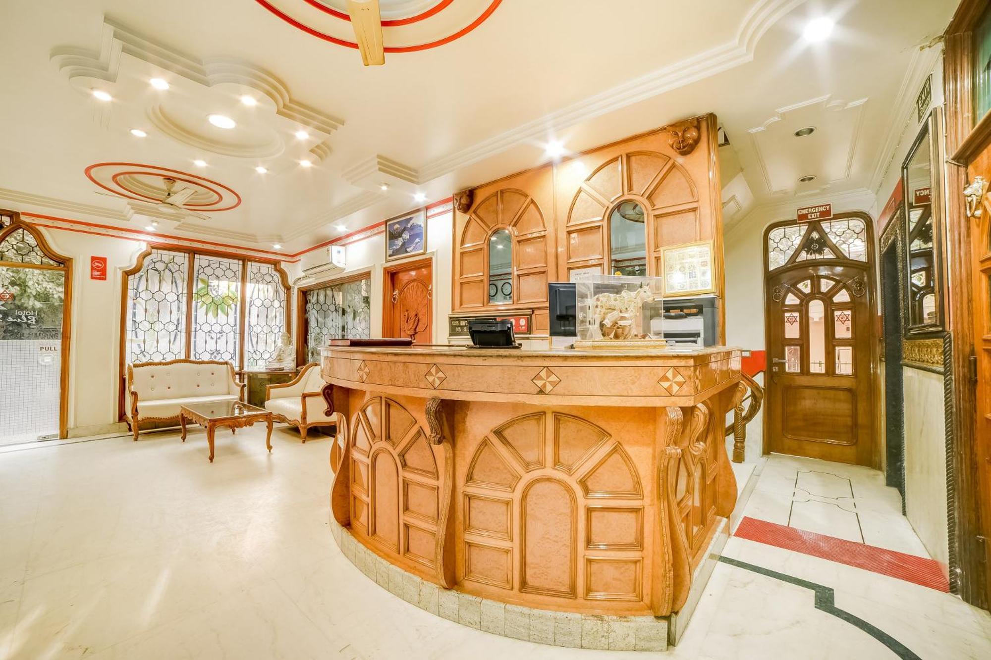 Super Hotel O Blue Sapphire Delhi Нью-Дели Экстерьер фото