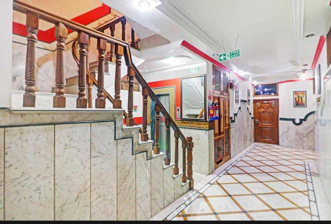 Super Hotel O Blue Sapphire Delhi Нью-Дели Экстерьер фото